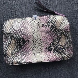 orYANY Bright Snakeskin Handbag-3 Ways to Wear